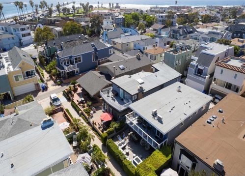 824 Anacapa Ct, San Diego CA  92109-8203 exterior