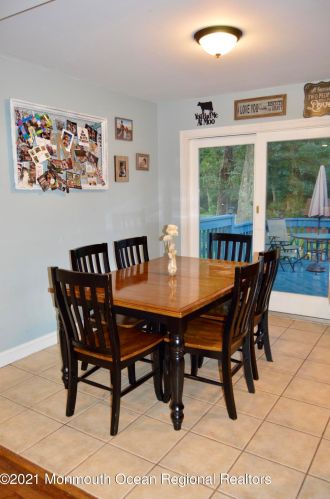 24 Walter Dr, Jackson Twp NJ  08527-3418 exterior