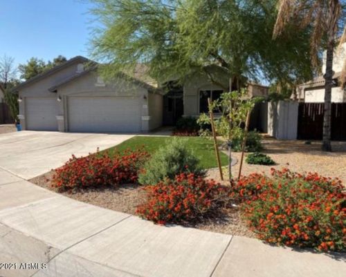 2655 Estrella St, Gilbert, AZ 85296-8830
