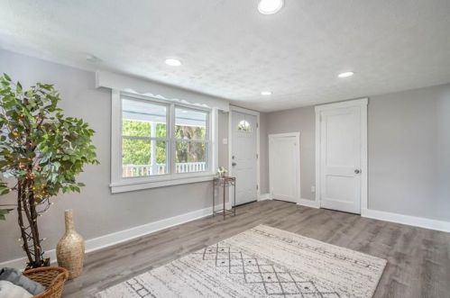 4052 Meadowbrook Blvd, Pittsburgh PA  15227-3436 exterior