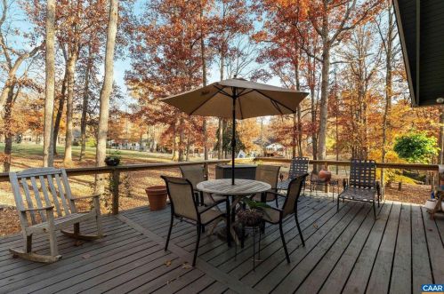 208 Jefferson Dr, Bybee VA  22963-2322 exterior