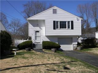 8 Wood St, Danbury, CT 06811-4934