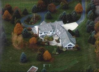 10505 Hawthorne Farm Ln, Thiensville, WI 53097-1910