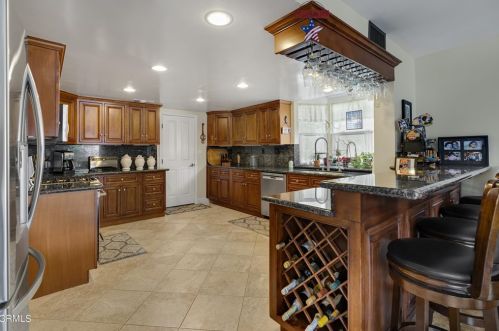 2231 Victoria Ave, Oxnard CA  93035-2930 exterior