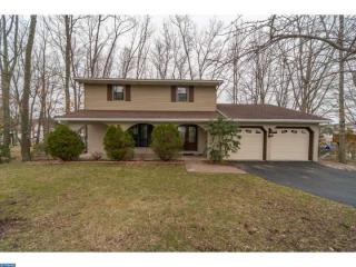 513 Laurel St, Frackville, PA 17931-2017