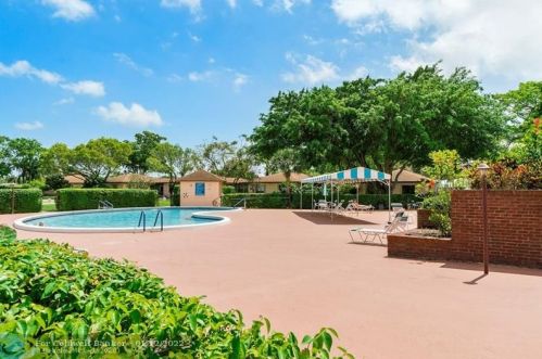 14575 Bonaire Blvd, Delray Beach FL  33446-1700 exterior