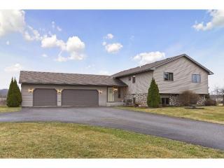 487 Bauer Rd, Hudson WI  54016-8183 exterior