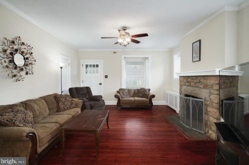 2828 Old Welsh Rd, Willow Grove PA  19090-3936 exterior