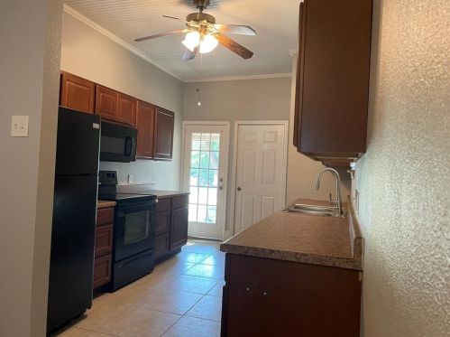 601 Bolivar St, Denton TX  76201-2917 exterior