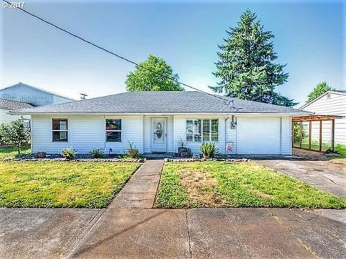 550 E St, Lebanon, OR 97355-1841