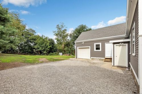 70 Hawthorne St, Bridgeport CT  06610-1652 exterior