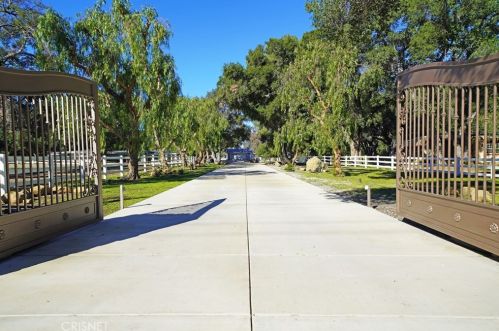 27731 Sand Canyon Rd, Santa Clarita, CA 91387-3668