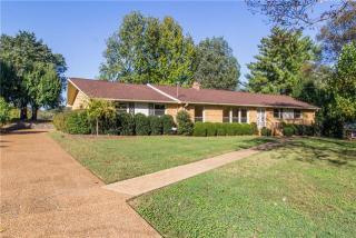 525 Clematis Dr, Nashville, TN 37205-3163