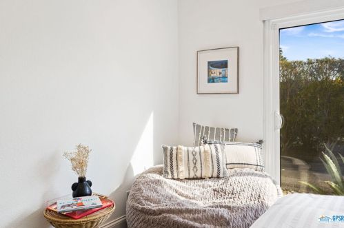 1840 Sandcliff Rd, Palm Springs CA  92264-4844 exterior
