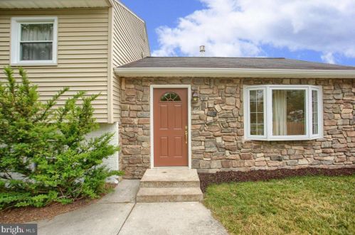 1 Spruce Dr, Carlisle, PA 17015-9029
