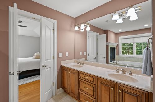 3466 Reeves Dr, Covington KY  41017-9436 exterior