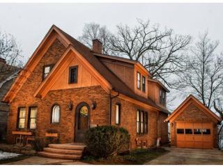 202 Lake St, Waupaca, WI 54981-1841