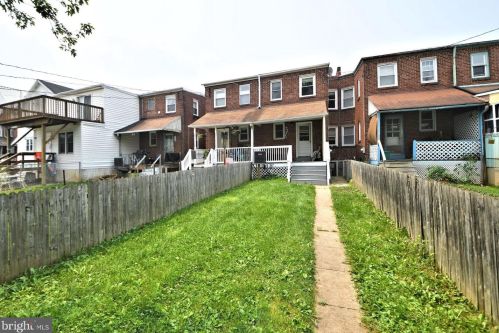 335 Stuart Ave, Downingtown PA  19335-2574 exterior