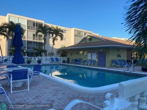 325 11th Ter, Dania Beach, FL 33004-5259