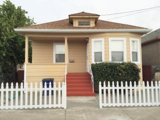 927 Castro St, San Leandro CA  94577-3433 exterior