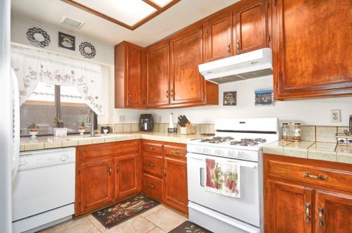 12542 Spring Valley Pkwy, Victorville CA  92395 exterior