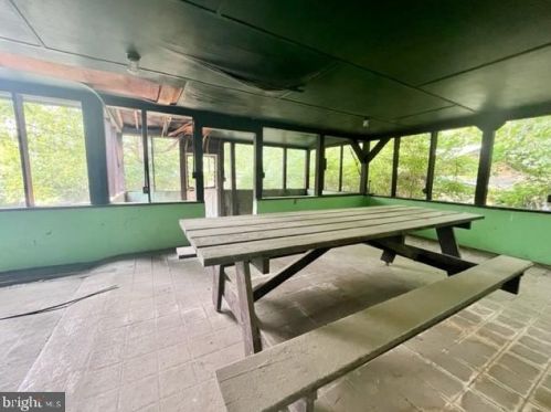 319 Lake Dr, Richmond National Battlefiel VA  22835-2752 exterior