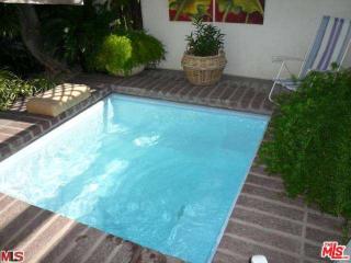 446 Greenhouse Way, Palm Springs CA  92262-6143 exterior