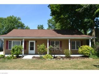 247 Heights Ave, Macedonia, OH 44067-1328