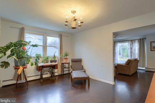 814 Sycamore Dr, Lansdale PA  19446-3128 exterior