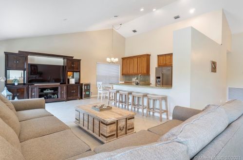 16255 10 St, Hollywood FL  33024-4410 exterior