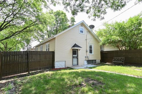 4902 Hoyt Pl, Milwaukee WI  53216-2331 exterior