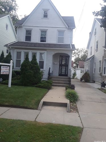 104-20 204th St, Jamaica, NY 11412-1502
