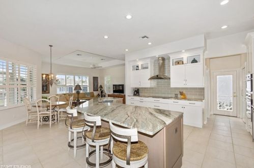 446 Bayside Ave, Naples FL 34108-2314 exterior