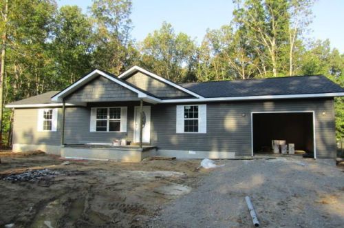 2020 Keno Dr, Crossville, TN 38572-3449