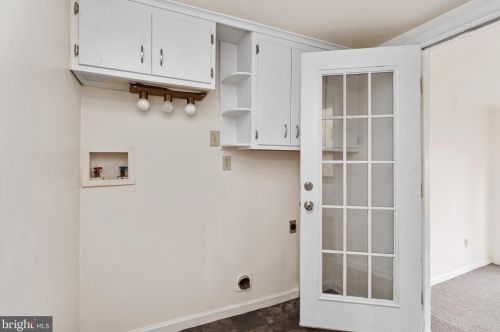 531 Herman Ave, Lemoyne PA  17043-1823 exterior