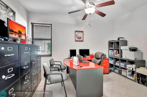 5098 168 Ave, Hollywood FL  33027-4913 exterior