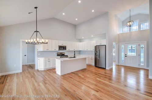 414 Seaward Pl, Lacey NJ  08731-2836 exterior