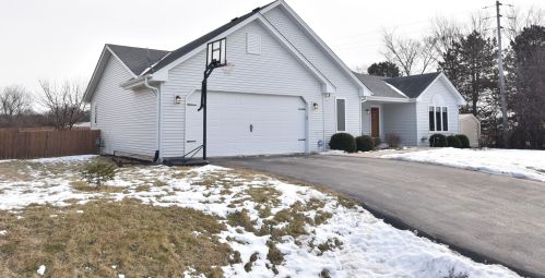 5830 121, Milwaukee WI 53227-3878 exterior