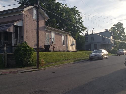 3347 Graydon Ave, Cincinnati, OH 45207-1801