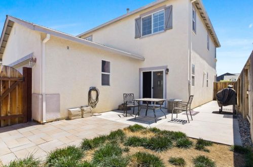 4229 Montara Dr, Turlock CA  95382-7365 exterior