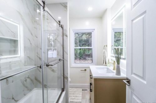 214 Berkshire Rd, Sandy Hook CT  06482-1548 exterior