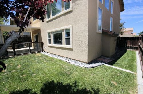 1095 Megan Ct, Templeton CA  93465-4051 exterior