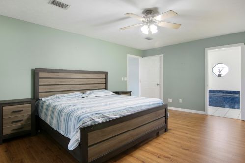 310 Rosewood Dr, Fort Pierce FL  34947-3424 exterior
