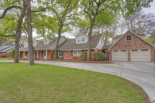 3804 Overton Park Dr, Fort Worth, TX 76109-2649