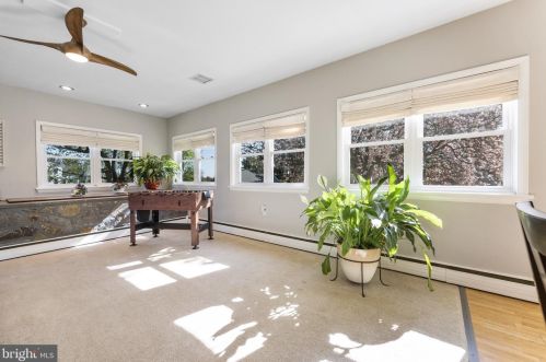 388 Bishop Hollow Rd, Newtown Square PA  19073-3901 exterior