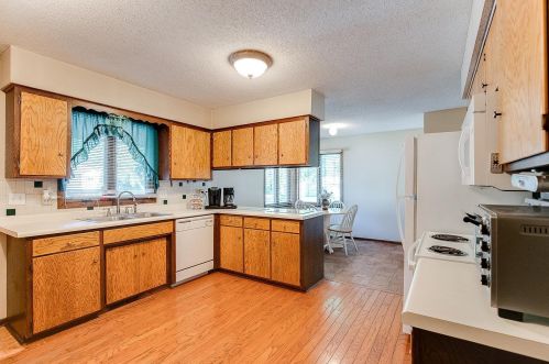 1716 Harrison Ct, Waterford MN  55057-3004 exterior