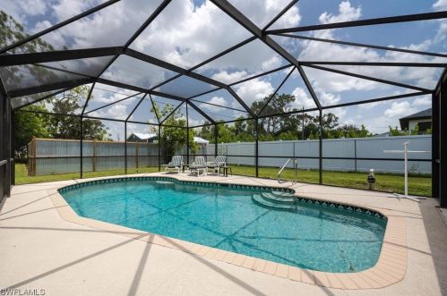 4568 San Antonio Ln, Bonita Springs, FL 34134-7212