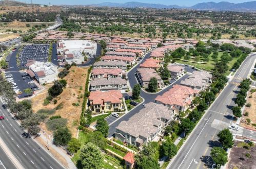 23860 Toscana Dr, Santa Clarita CA  91354-3015 exterior