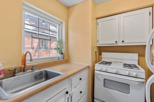 3829 Beechwood Blvd, Pittsburgh PA  15217-2613 exterior