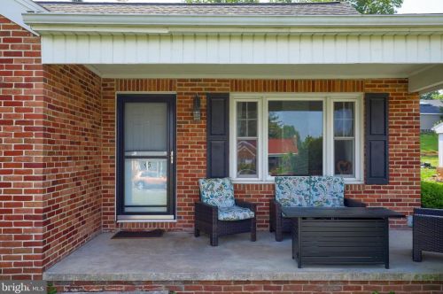 45 7th St, Mount Wolf PA  17347 exterior